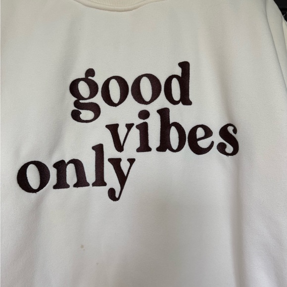 LE LIS White/Cream Embroidered “Good Vibes Only” Sweatshirt Medium - Picture 7 of 9